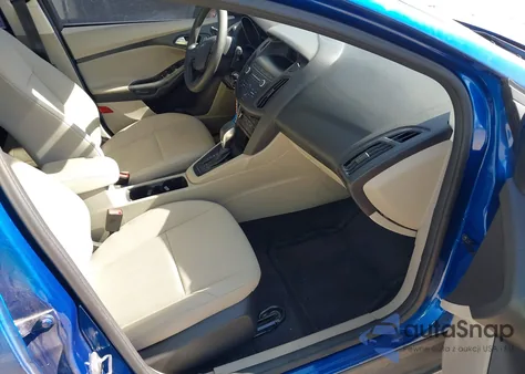 2018 Ford Focus Se z USA, uszkodzony, nr VIN 1FADP3F23JL311872